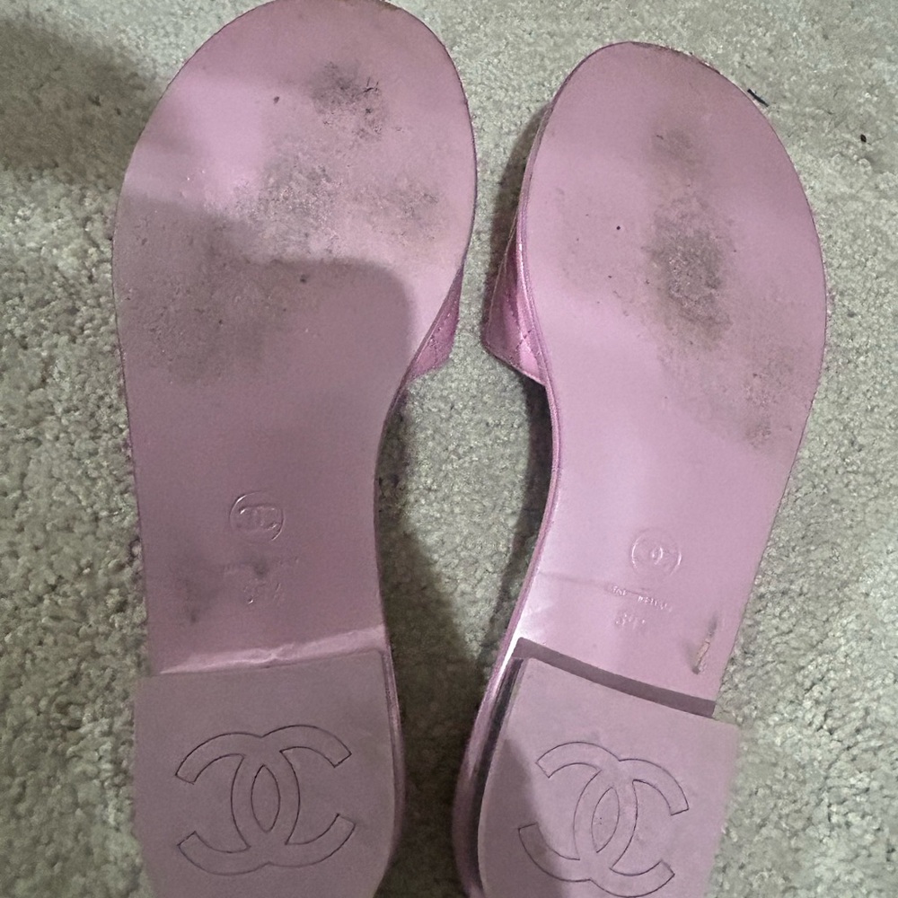 AUTHENTIC CHANEL Pink Quilted Patent Slide Mules Size 39.5 - Picture 4 of 4